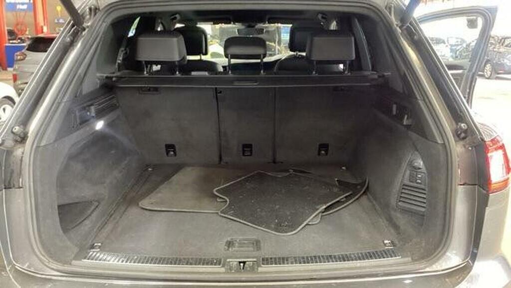 Volkswagen Touareg 3.0 V6 Tdi 4Motion R-line Tech Tip Black #9