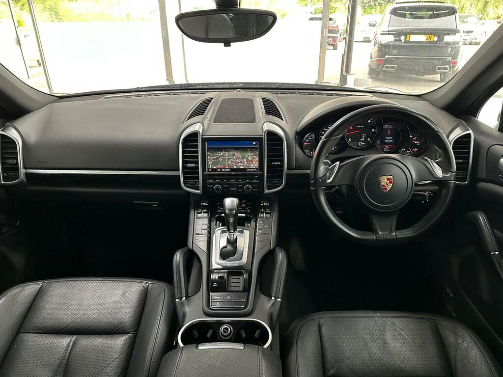 Porsche Cayenne 3.0 D V6 Tiptronic 245 Bhp White #17