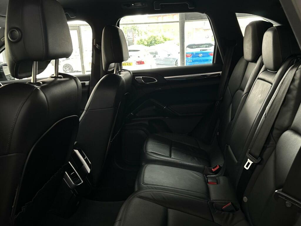 Porsche Cayenne 3.0 D V6 Tiptronic 245 Bhp White #35