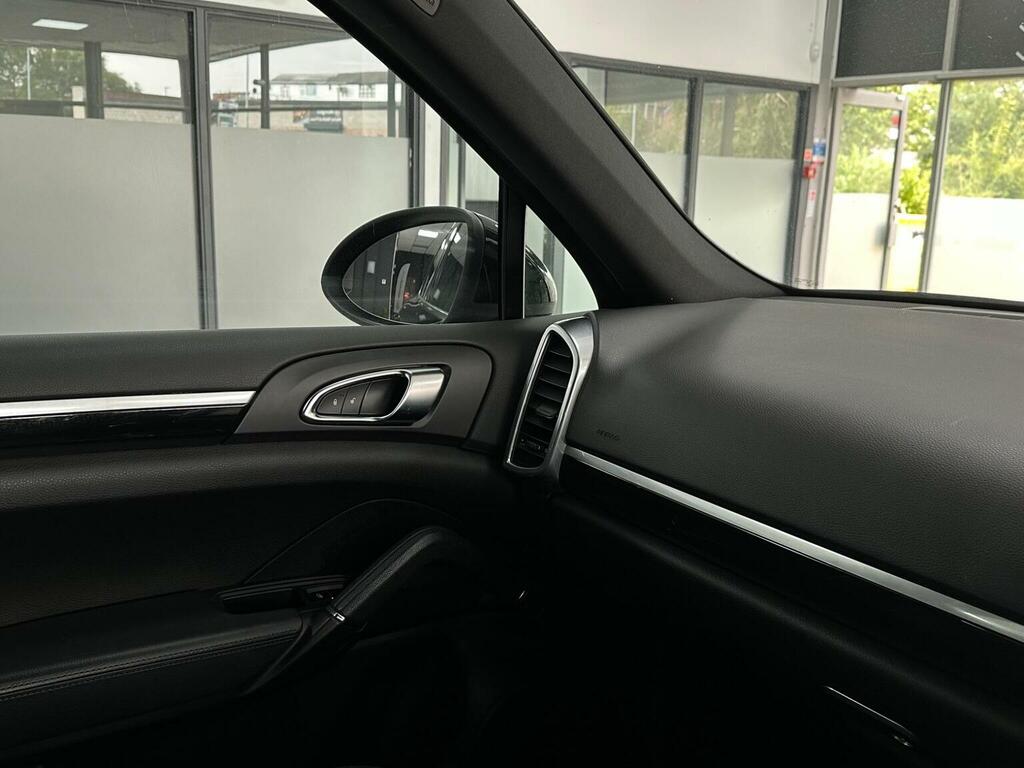 Porsche Cayenne 3.0 D V6 Tiptronic 245 Bhp White #30