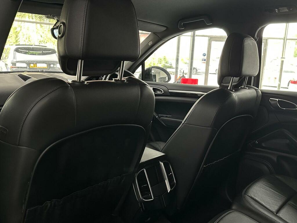 Porsche Cayenne 3.0 D V6 Tiptronic 245 Bhp White #34