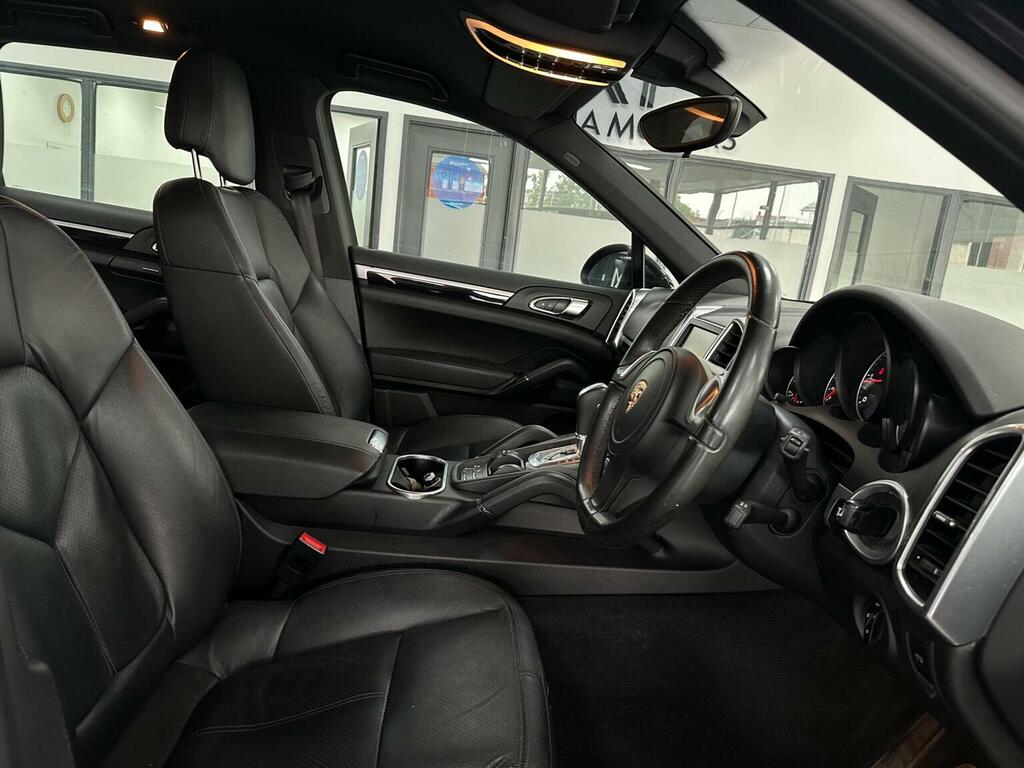Porsche Cayenne 3.0 D V6 Tiptronic 245 Bhp White #22
