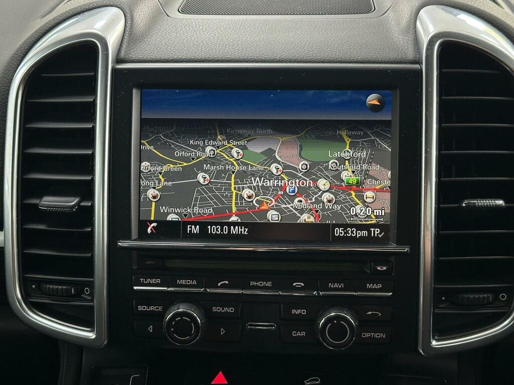 Porsche Cayenne 3.0 D V6 Tiptronic 245 Bhp White #26