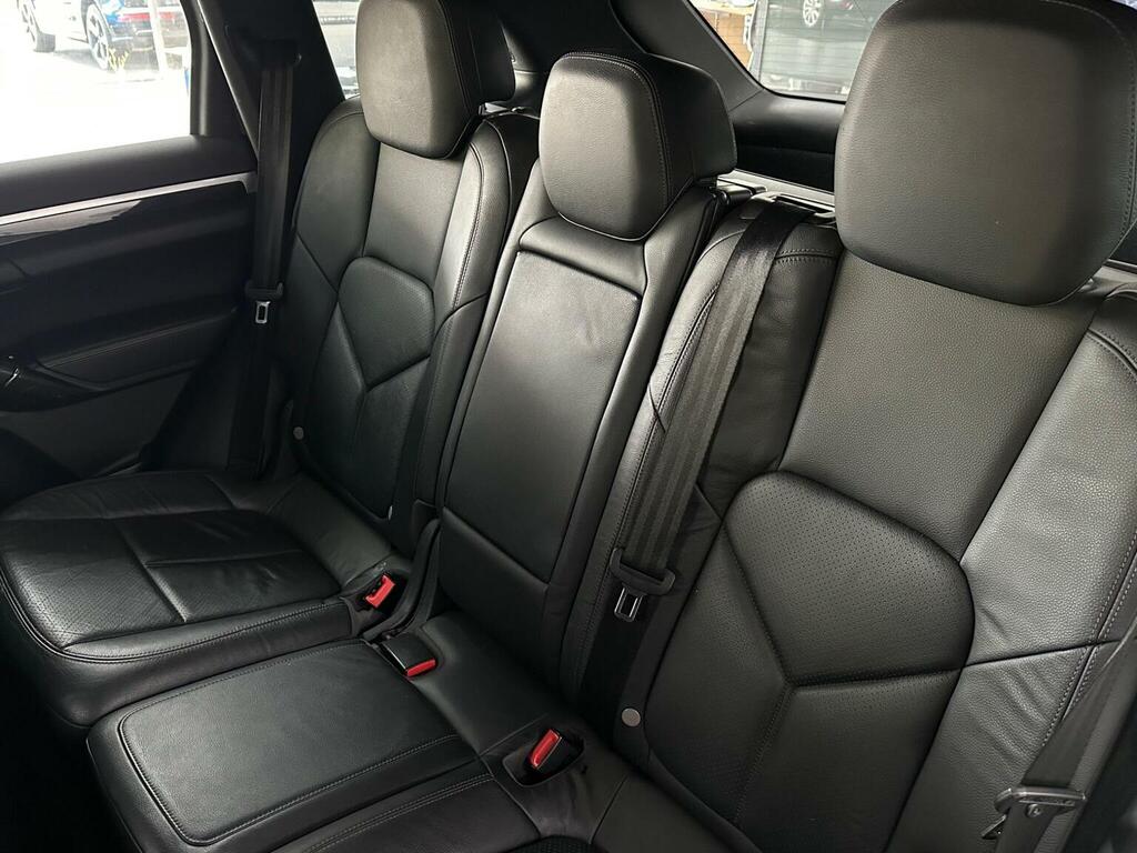 Porsche Cayenne 3.0 D V6 Tiptronic 245 Bhp White #36
