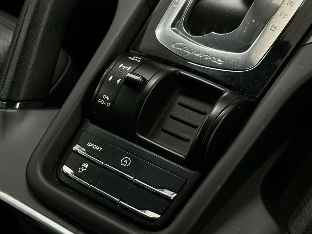 Porsche Cayenne 3.0 D V6 Tiptronic 245 Bhp White #29