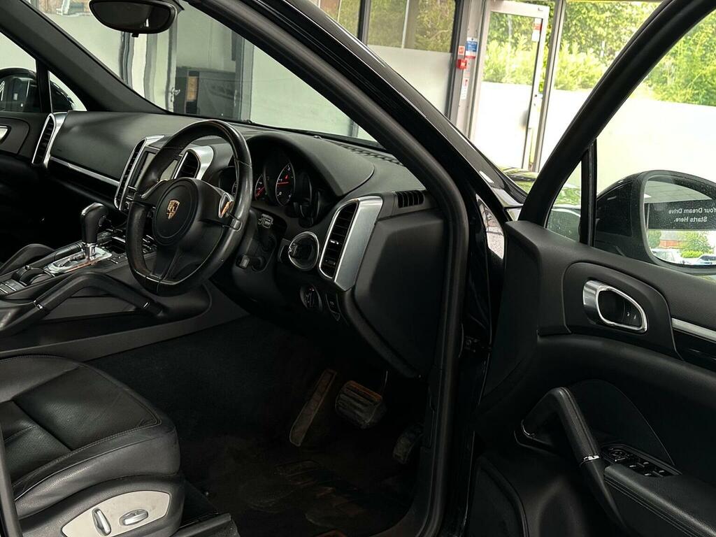 Porsche Cayenne 3.0 D V6 Tiptronic 245 Bhp White #21