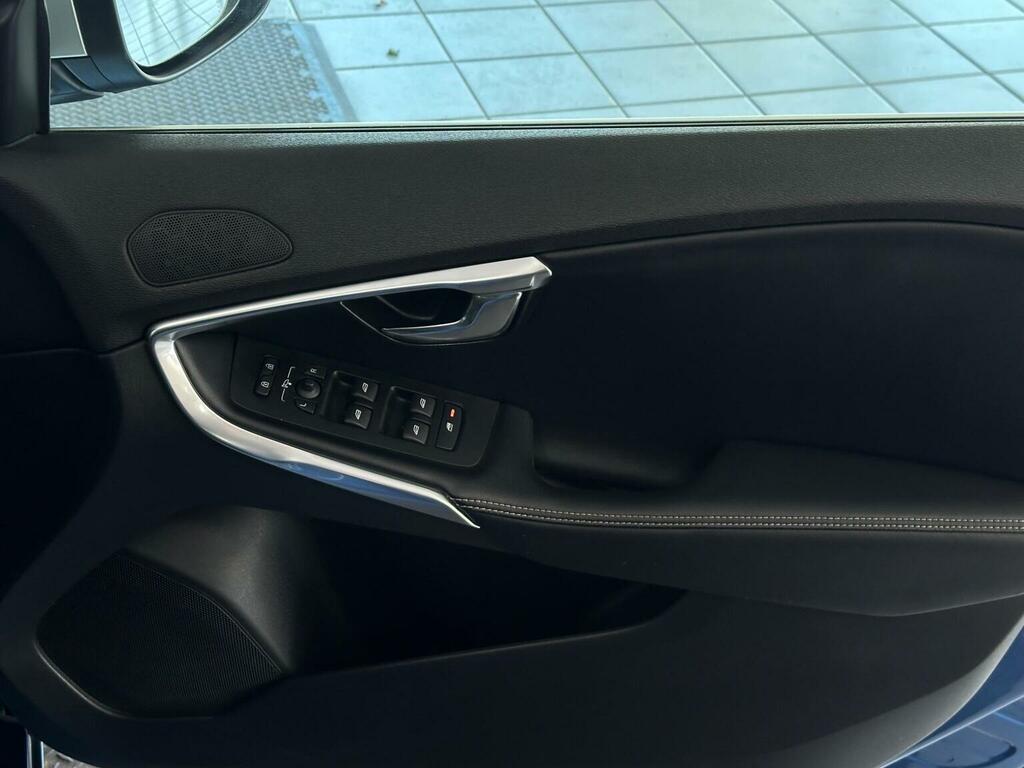 Volvo V40 T3 152 Inscription  #19