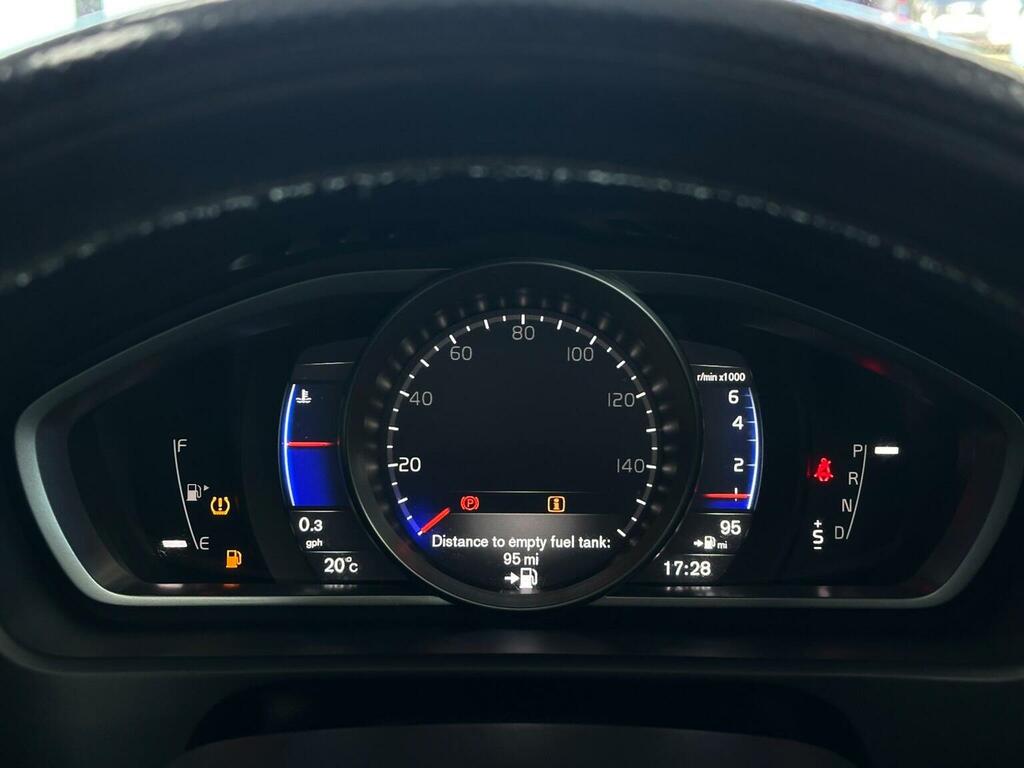 Volvo V40 T3 152 Inscription  #26