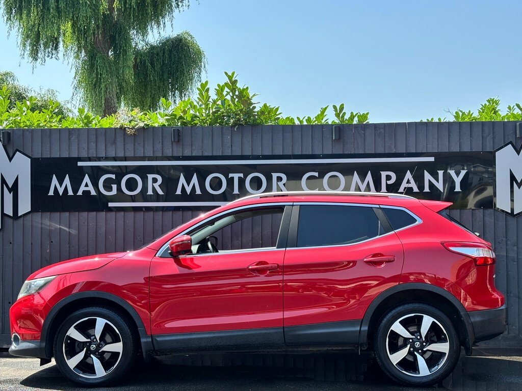 Nissan Qashqai For Sale In Caldicot Red #5