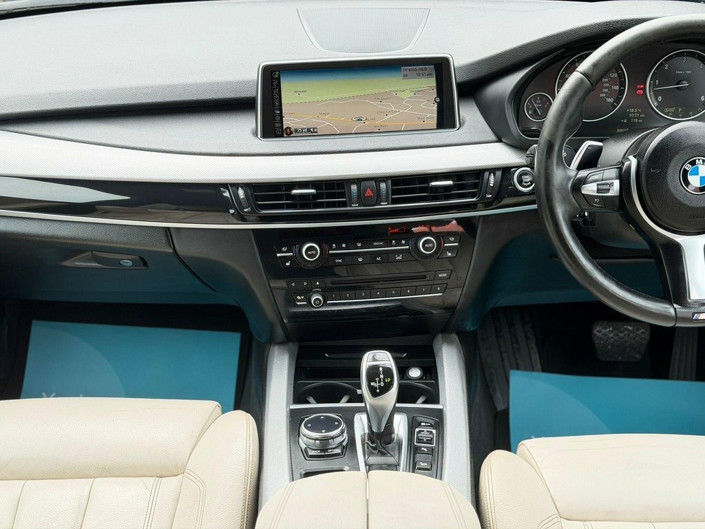 BMW X5 Estate White #10