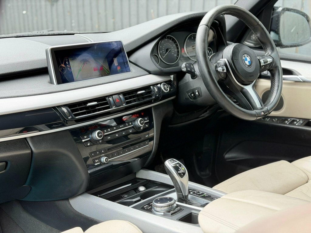BMW X5 Estate White #7