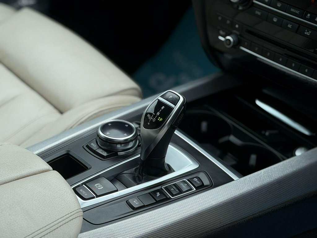 BMW X5 Estate White #8