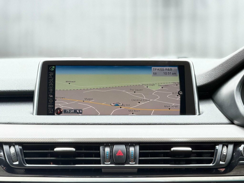 BMW X5 Estate White #11