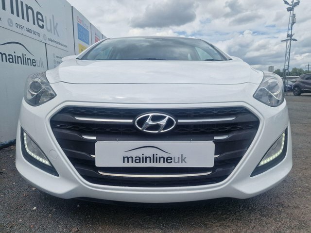 Hyundai I30 1.6 Crdi Blue Drive Se Euro 6 S S White #2