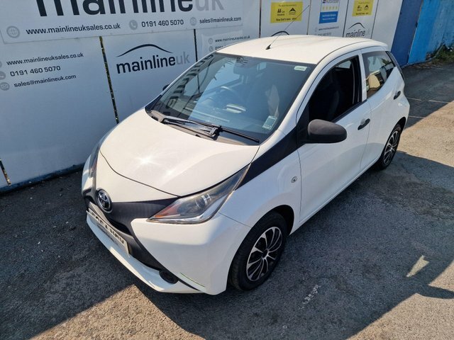 Toyota Aygo 1.0 Vvt-i X Euro 5 Euro 5 White #3
