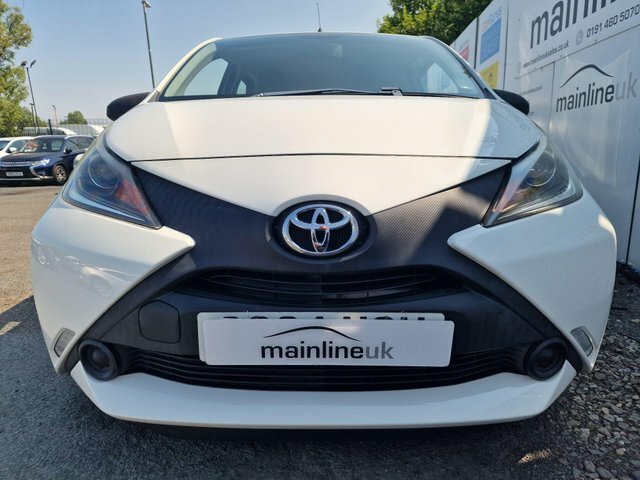 Toyota Aygo 1.0 Vvt-i X Euro 5 Euro 5 White #2