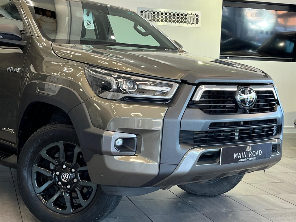 Toyota HILUX 2.8 D-4d Invincible X 4Wd Euro 6 Ss Brown #4