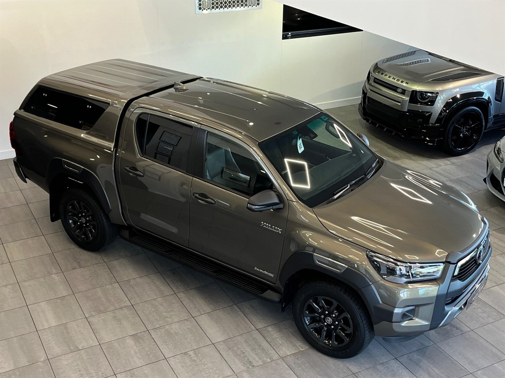 Toyota HILUX 2.8 D-4d Invincible X 4Wd Euro 6 Ss Brown #2