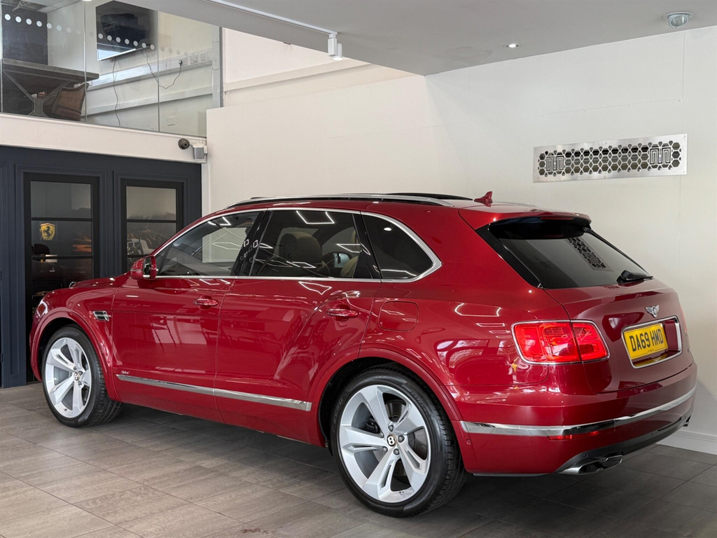 Bentley Bentayga 3.0 Tfsi V6 17.3Kwh Suv Plug-in Hybrid DA69HMD Red #3