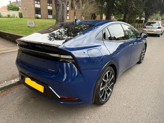 Toyota Prius Hatchback Blue #4