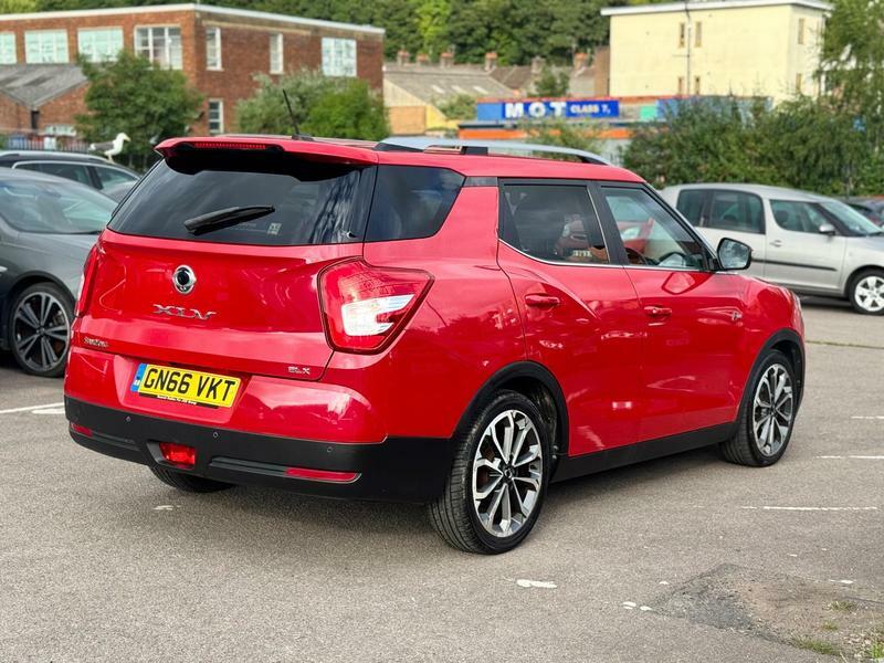 SsangYong Tivoli XLV 1.6 E-xdi Elx 4Wd Euro 6 Red #4