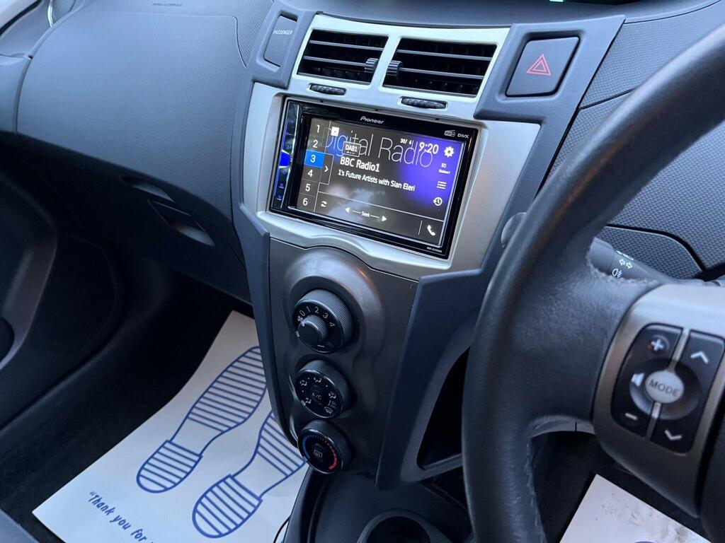 Toyota Yaris 1.4 D-4d T Spirit Multimode Euro 4 Silver #9