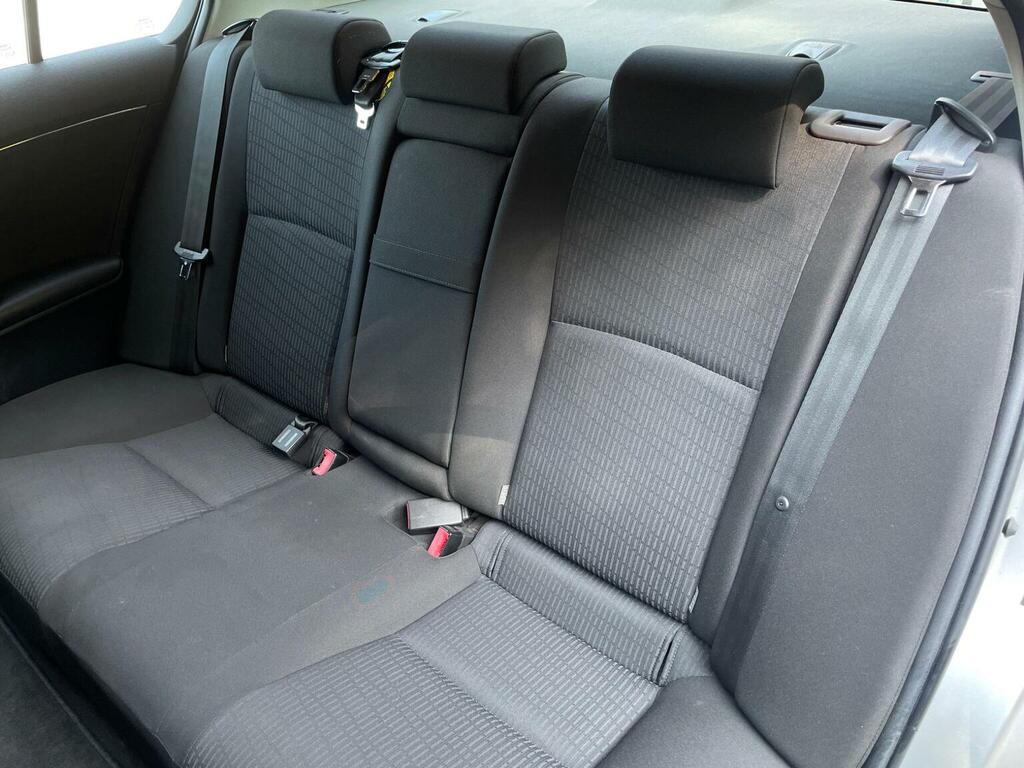 Toyota Avensis 2.2 D Silver #16