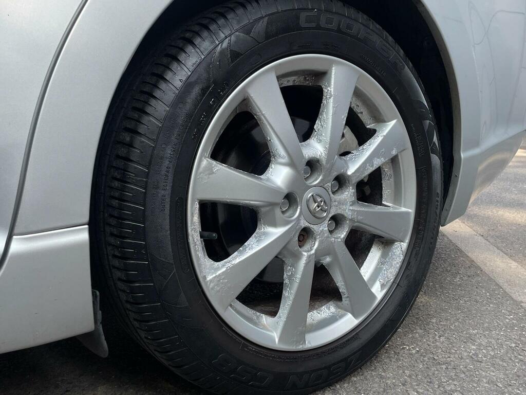 Toyota Avensis 2.2 D Silver #9
