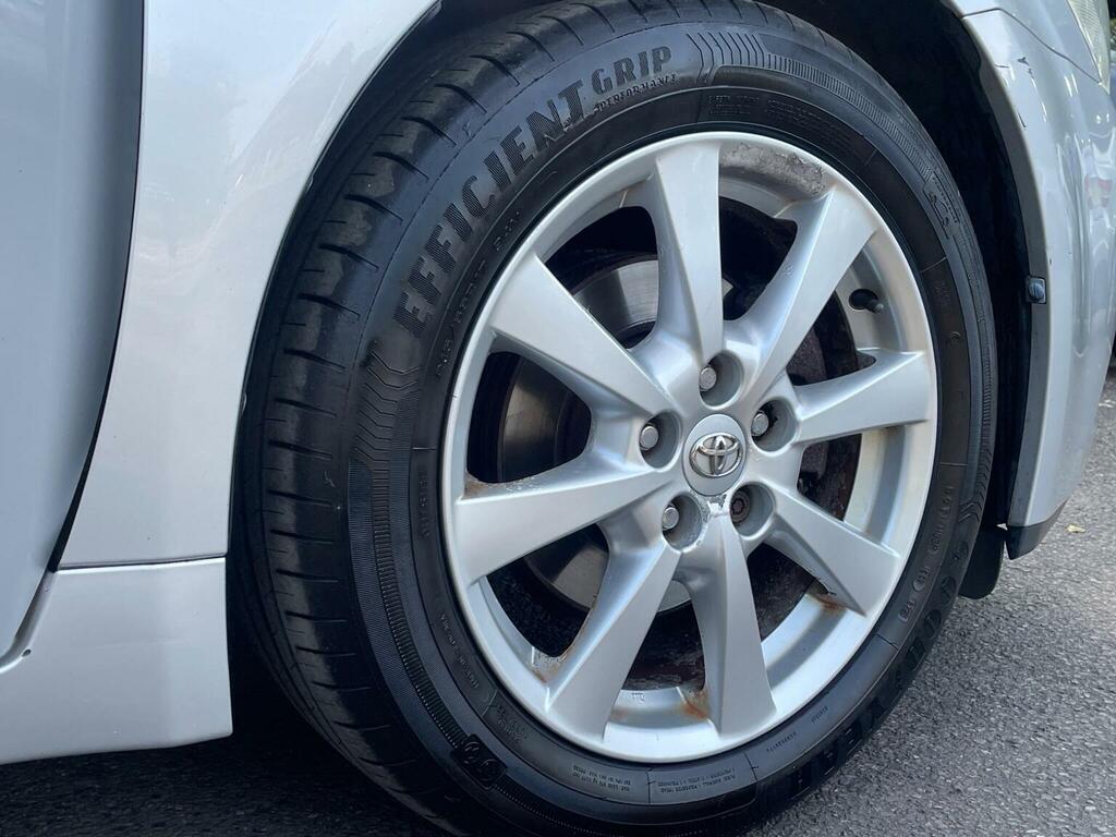 Toyota Avensis 2.2 D Silver #7