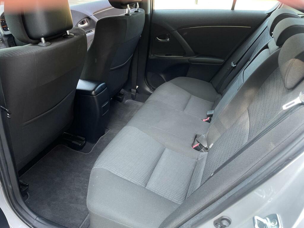 Toyota Avensis 2.2 D Silver #14
