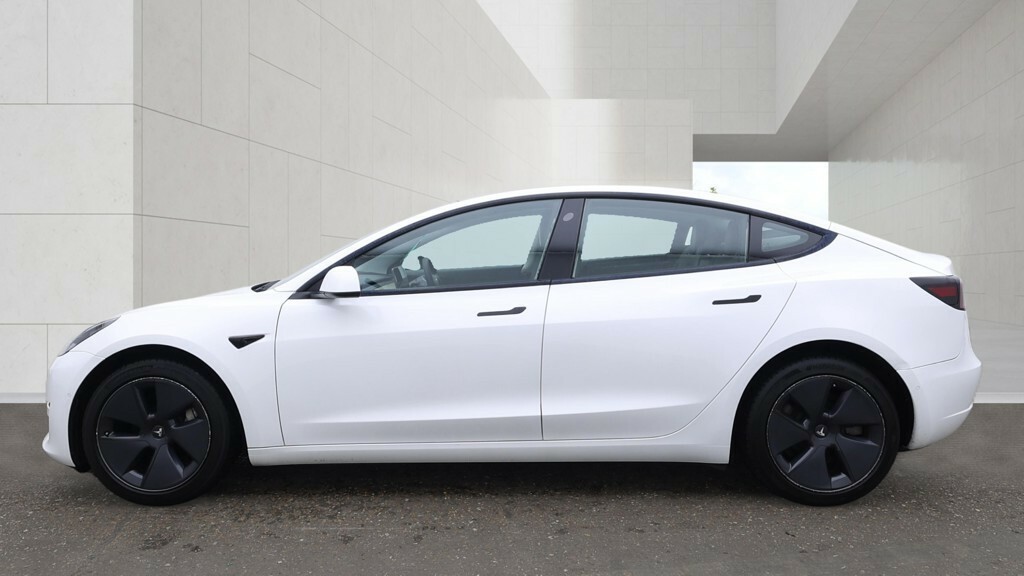 Tesla Model 3 Saloon Standard Range Plus 202070 White #6