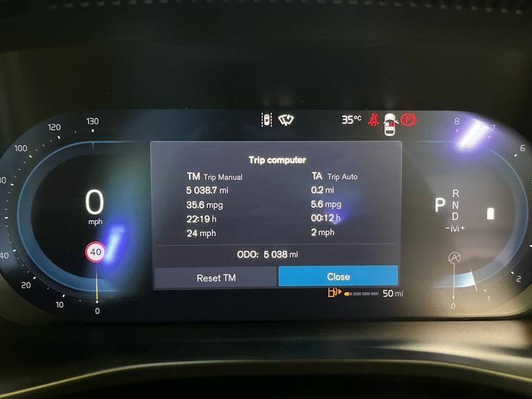 Volvo XC40 2.0 B3p Plus Dark Grey #3