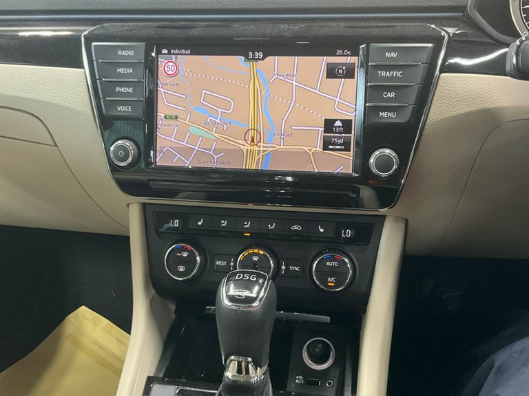 Skoda Superb 2.0 Tdi Cr 190 Laurin Klement Dsg Beige #3