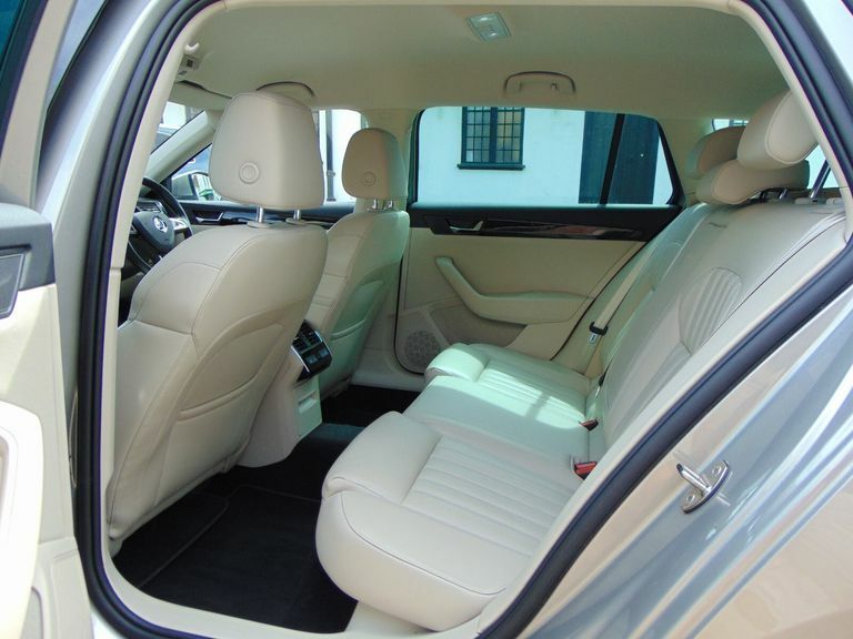 Skoda Superb 2.0 Tdi Se Business Dsg Euro 6 Ss Silver #54