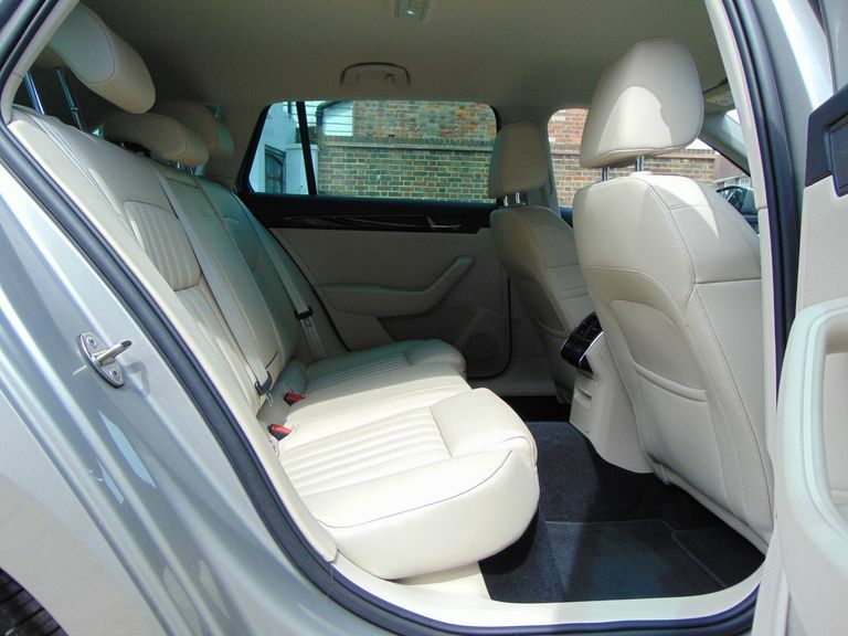 Skoda Superb 2.0 Tdi Se Business Dsg Euro 6 Ss Silver #45