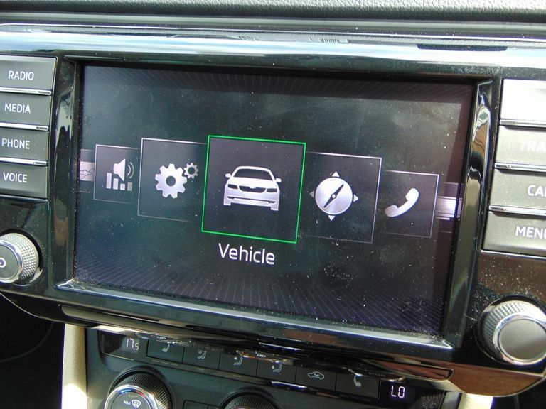 Skoda Superb 2.0 Tdi Se Business Dsg Euro 6 Ss Silver #26