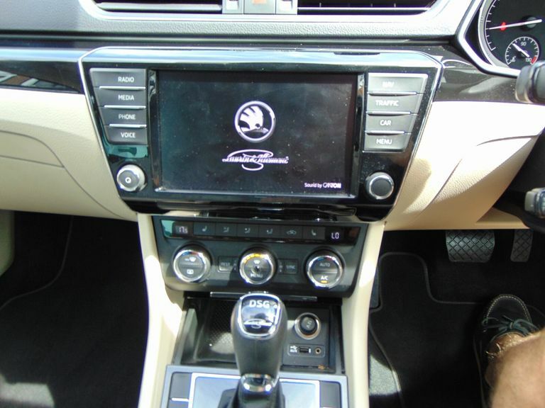 Skoda Superb 2.0 Tdi Se Business Dsg Euro 6 Ss Silver #16