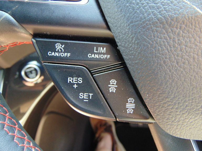 Ford Kuga 1.5 Ecoboost 176 St-line X EN68UUR Black #4