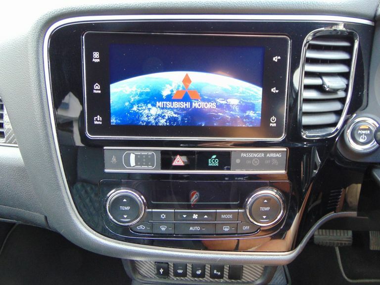 Mitsubishi Outlander Exceed White #16