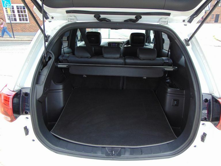 Mitsubishi Outlander Exceed White #49