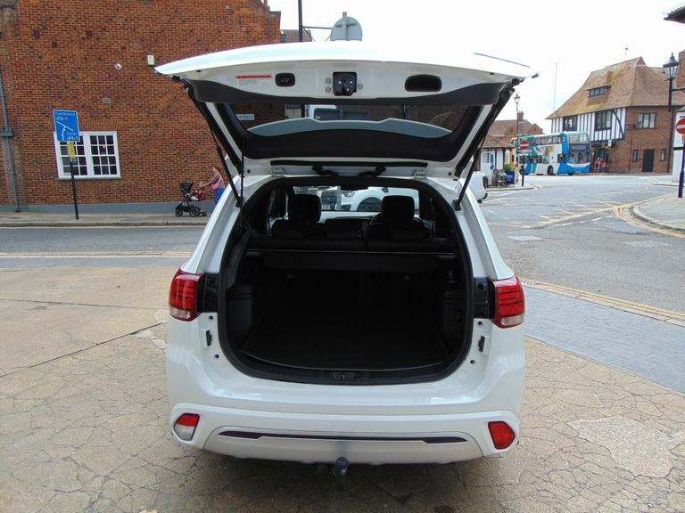 Mitsubishi Outlander Exceed White #48