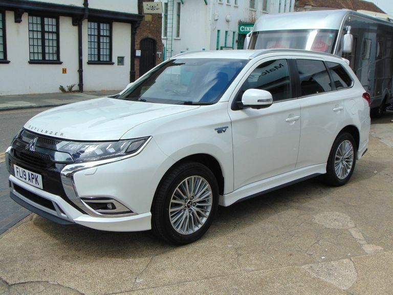 Mitsubishi Outlander Exceed White #7