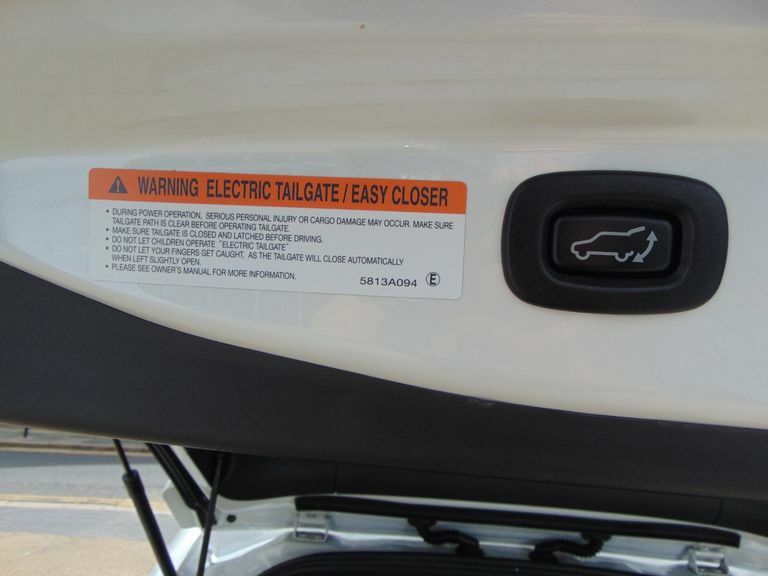 Mitsubishi Outlander Exceed White #50