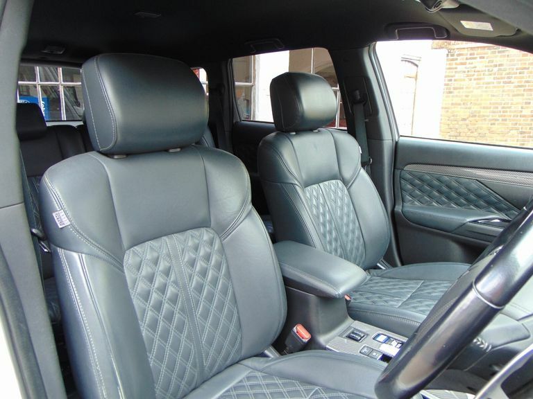 Mitsubishi Outlander Exceed White #13