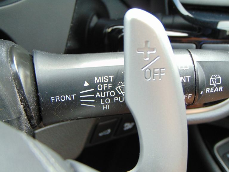 Mitsubishi Outlander Exceed White #28