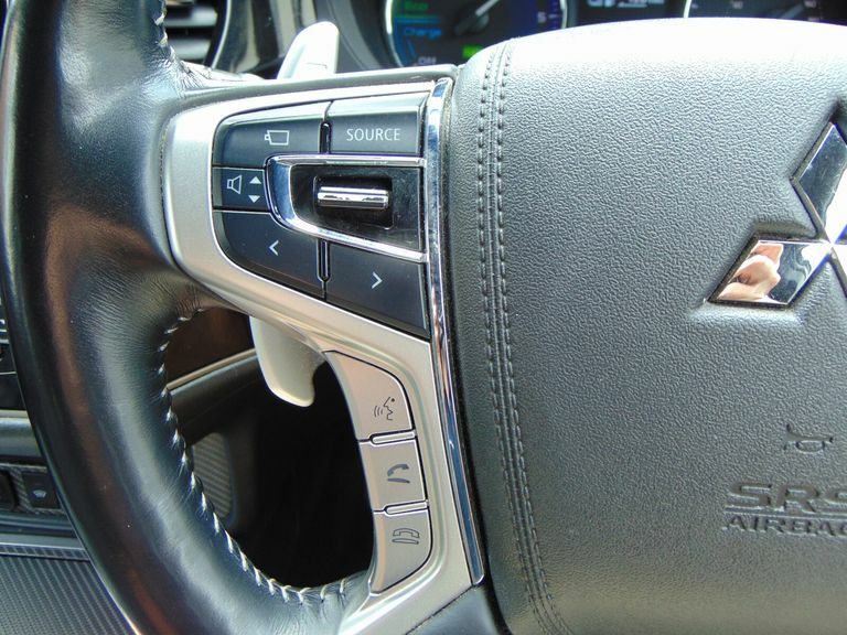 Mitsubishi Outlander Exceed White #29