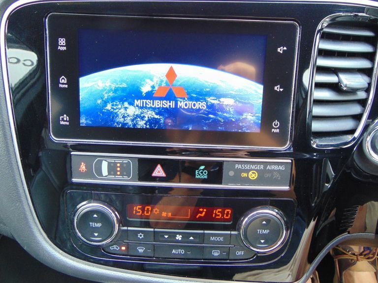Mitsubishi Outlander Exceed White #19