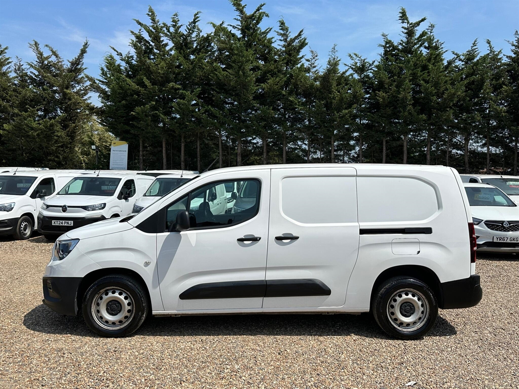 Vauxhall Combo 1.5 Turbo D 2300 Dynamic L2 H1 Euro 6 DN21WDA White #2