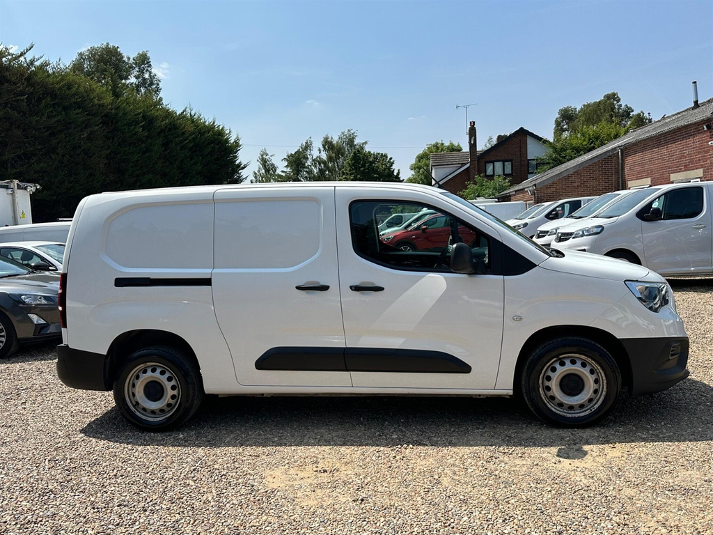 Vauxhall Combo 1.5 Turbo D 2300 Dynamic L2 H1 Euro 6 DN21WDA White #6