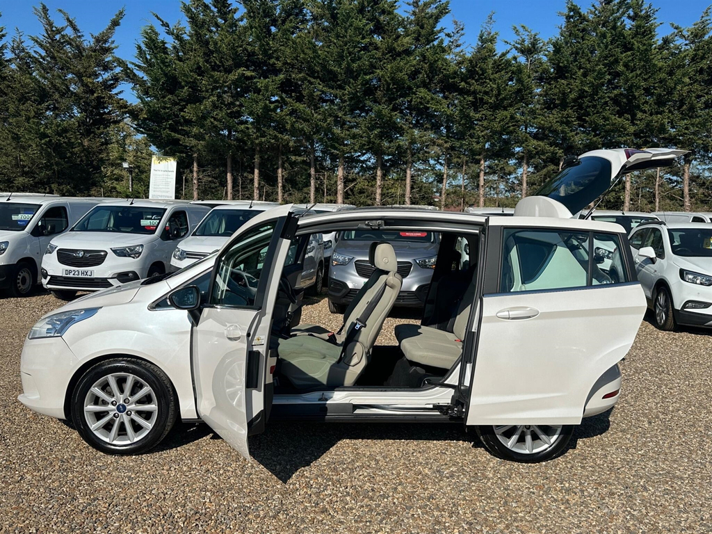 Ford B-Max B-max Titanium Navigator Black #18